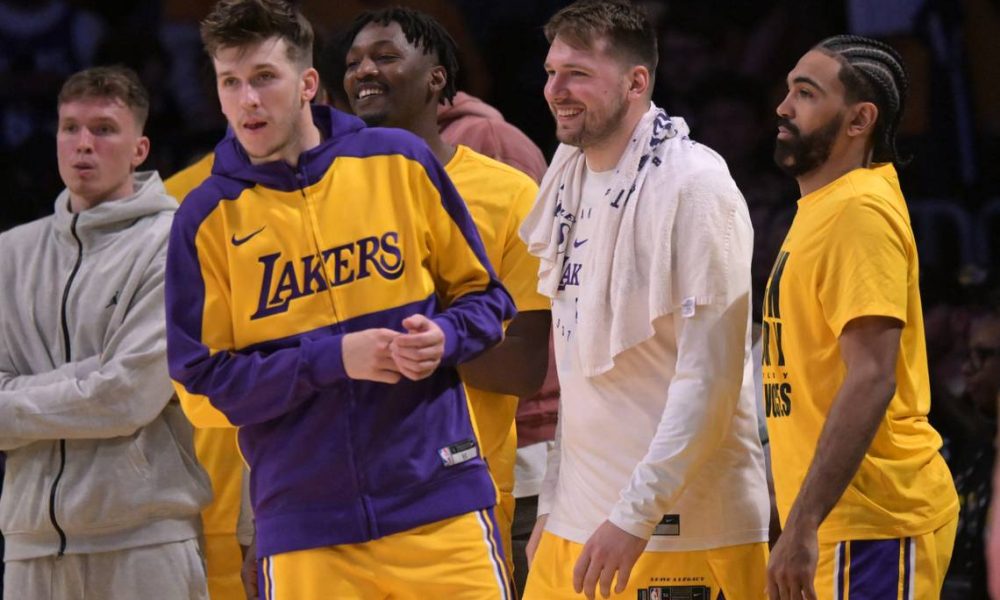 Lakers Rookie’s Pregame Outfit for Knicks Game Catches Attention